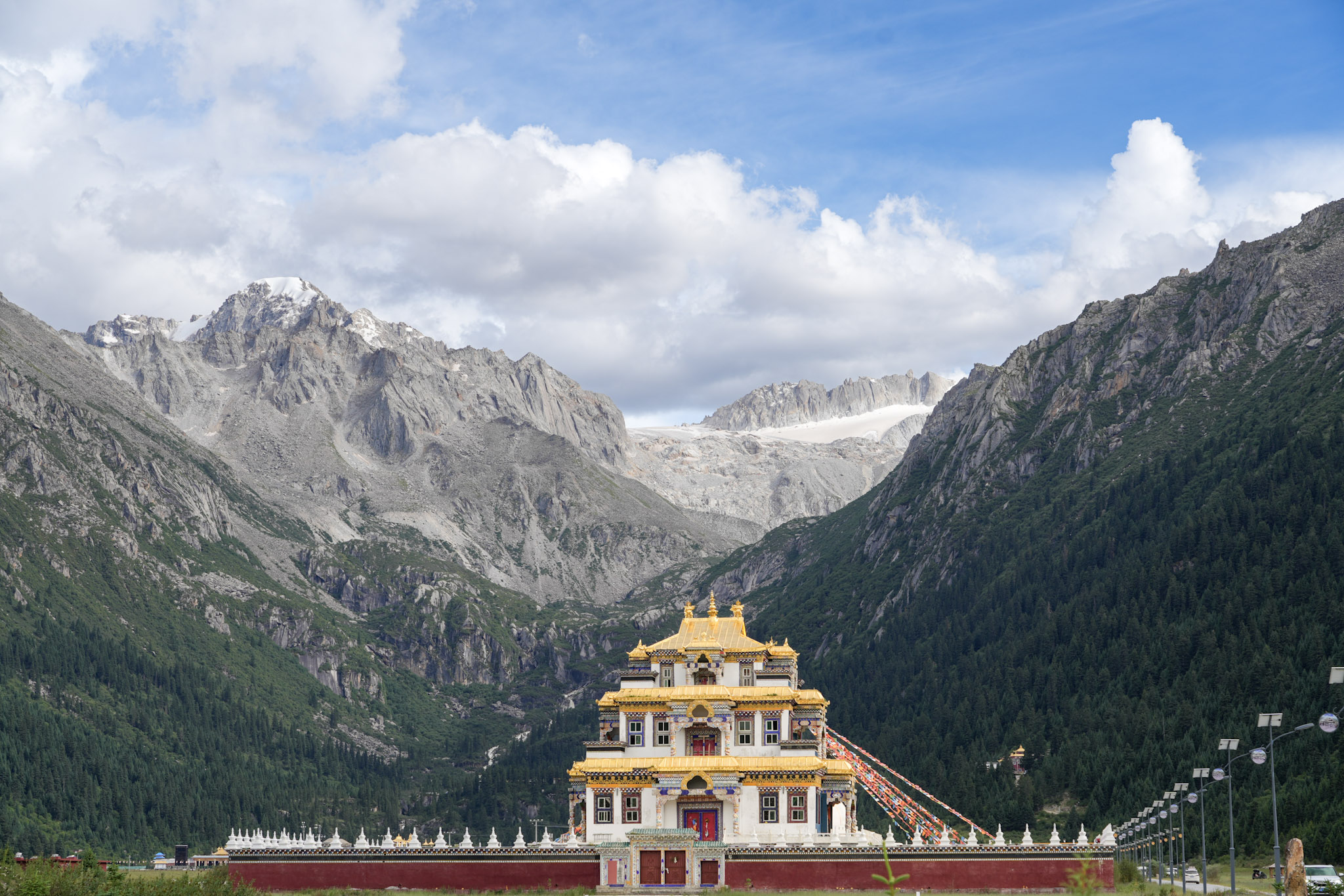 Martina’s Sichuan, Gansu, and Qinghai Road Trip with Eastogo