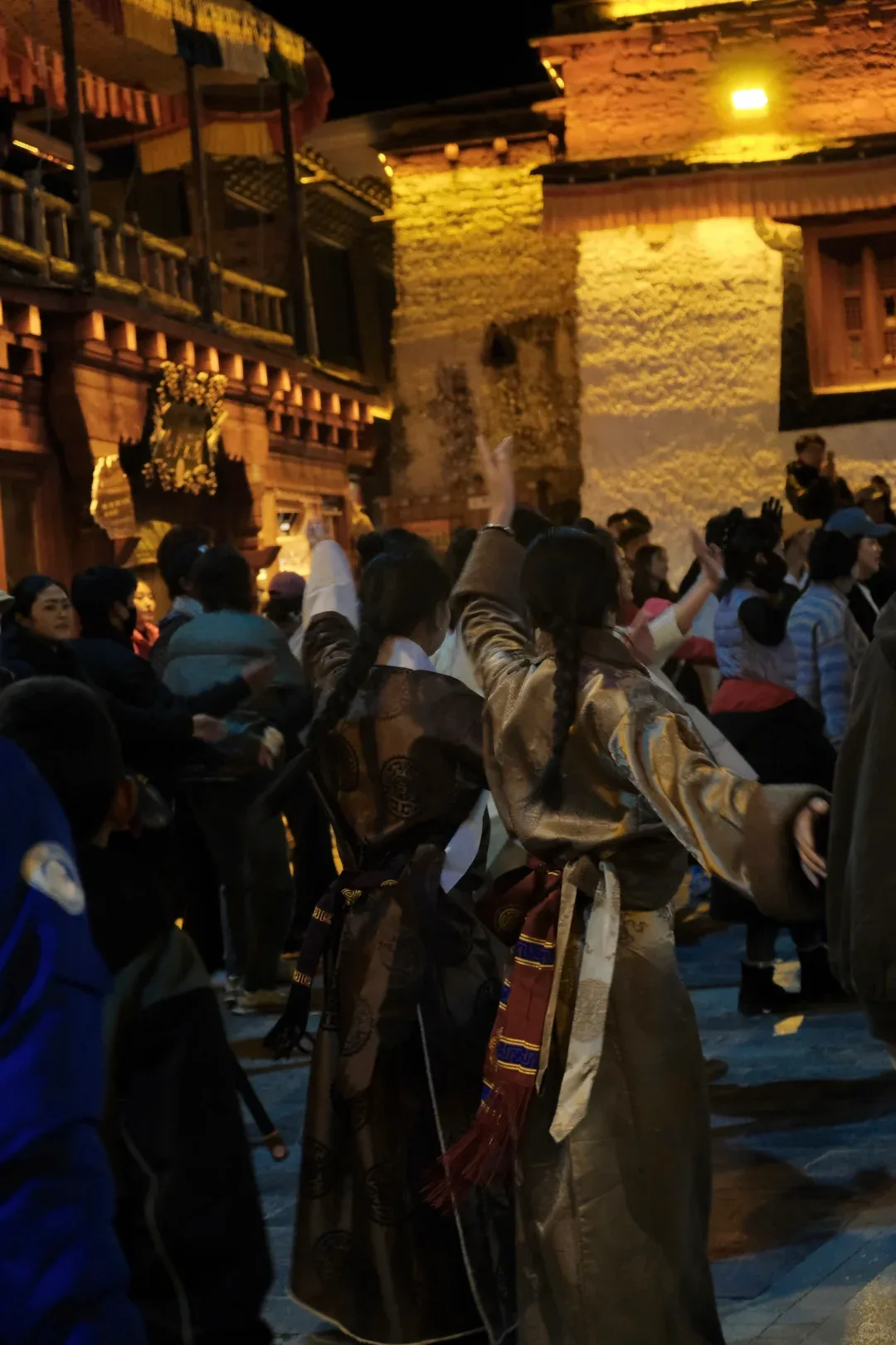 Tibetan Guozhuang Dance