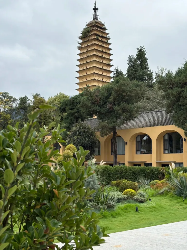 Dali_Huajian_Mansion_Boutique_outside