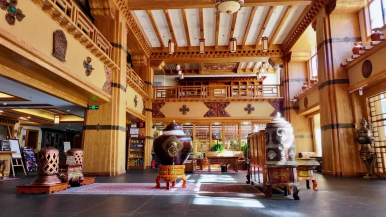 Lagri Xuelong Mansion Lhasa