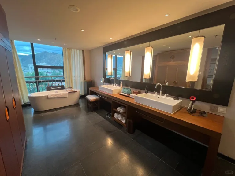 Lhasa_Stregis