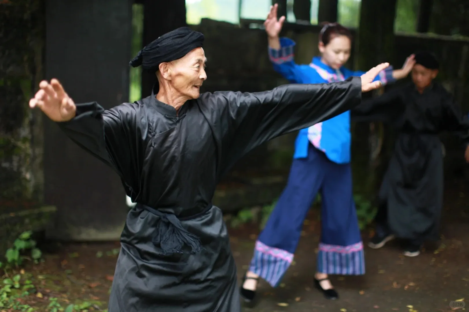 Tujia Baishou Dance Performance