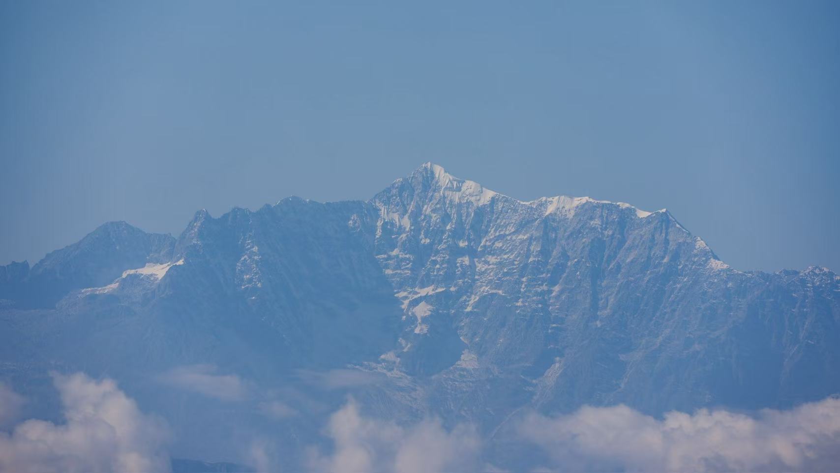 Gongga Peak from Wawu Mountain