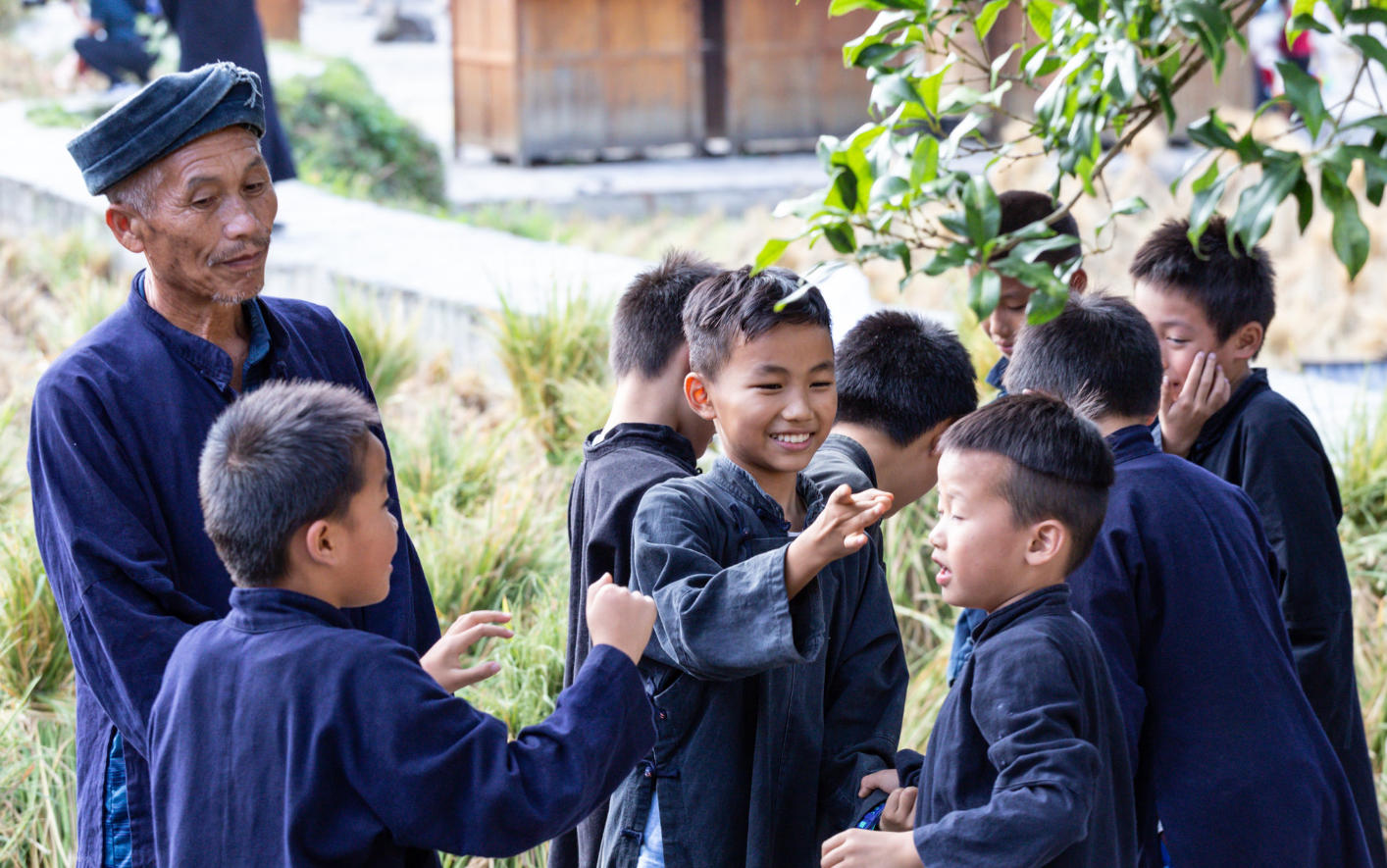 Rongjiang Guizhou Travel Guide: Miao, Dong Villages and Authentic Cultural Experiences Children in a Guizhou Village
